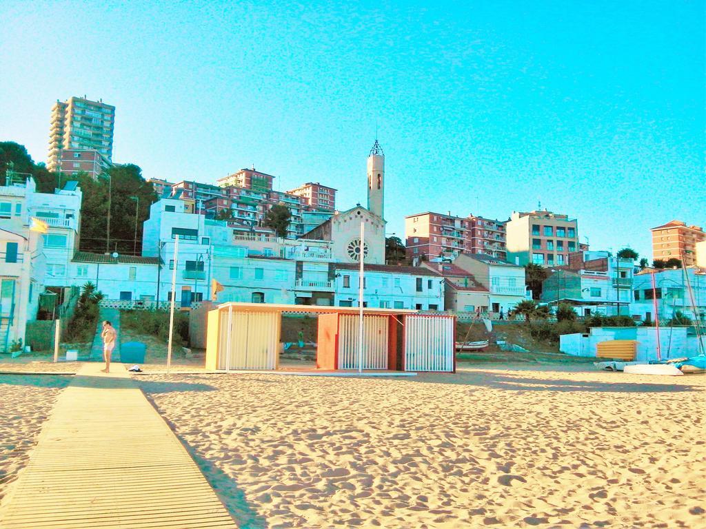 Claire Seaview & Beach-Apartment Montgat Exterior photo