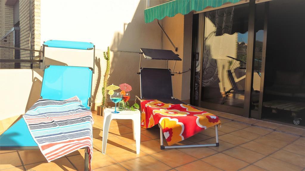 Claire Seaview & Beach-Apartment Montgat Exterior photo